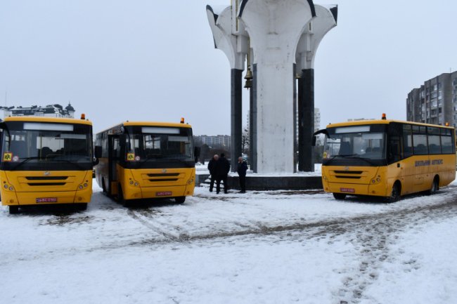 Волинські громади отримали 3 шкільні автобуси