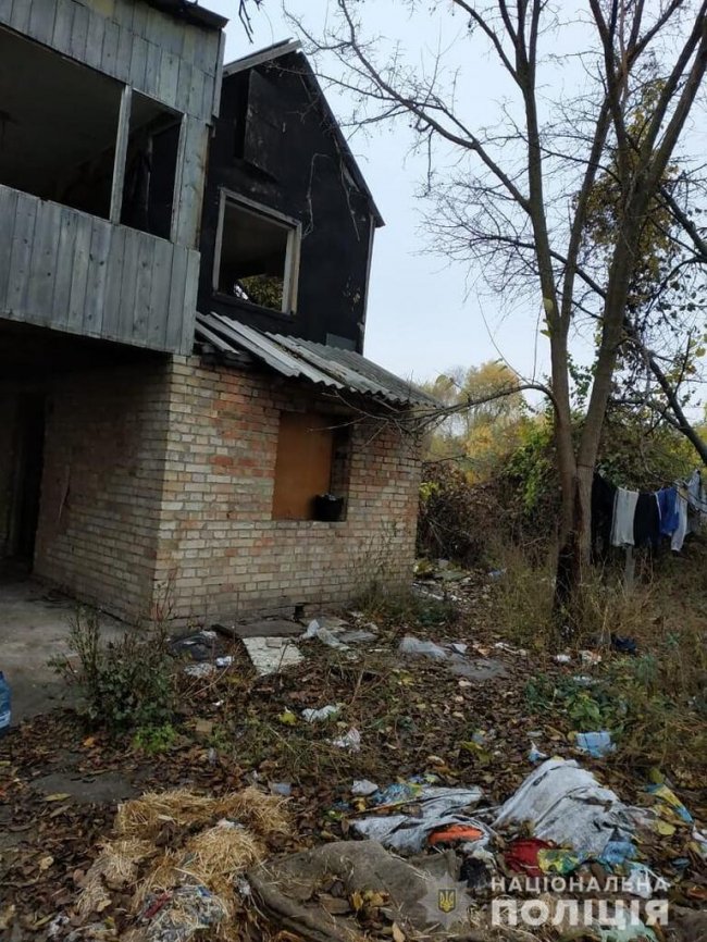 Діти жили у будинку-розвалюсі і не ходили до школи: моторошна історія однієї сім'ї