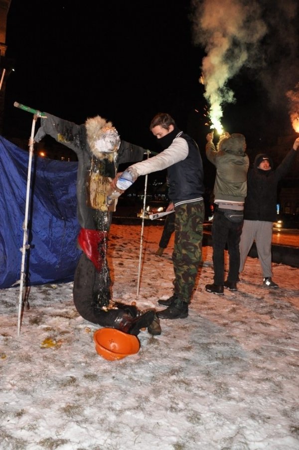 У Львові спалили «Симоненка». ФОТО. ВІДЕО