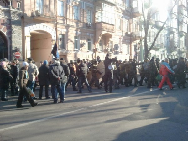 Під Радою - сутички між демонстрантами і міліціонерами. ФОТО
