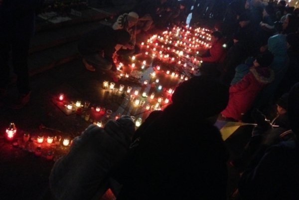 У Києві люди виходять на Майдан. ФОТО