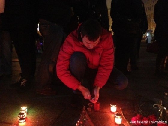У Києві люди виходять на Майдан. ФОТО
