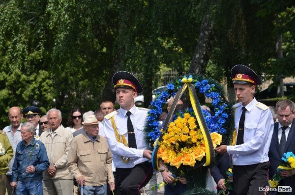 У Луцьку вшанували пам'ять жертв війни. ФОТО