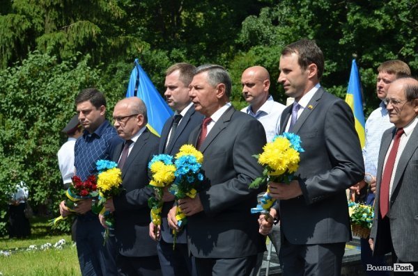 У Луцьку вшанували пам'ять жертв війни. ФОТО