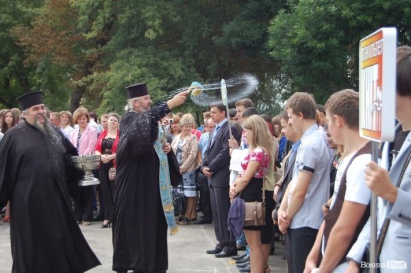 Посвята в студенти у луцькому «політесі». ФОТО