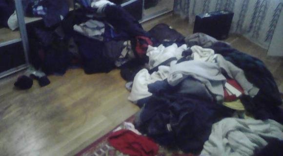 Зламали вікно, порозкидали речі: на Волині пограбували екс-селищного голову