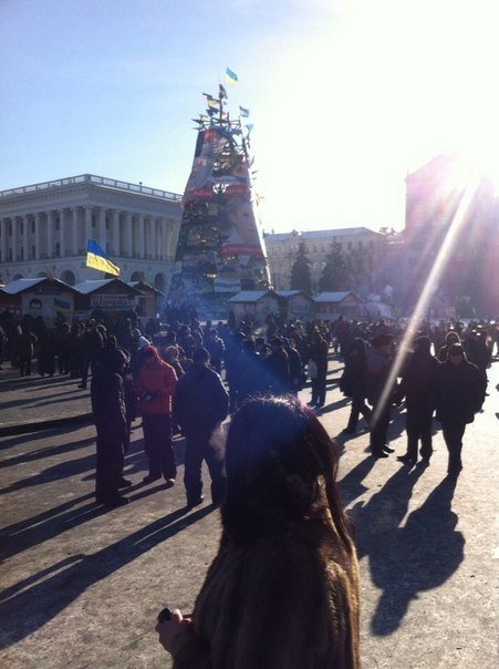 Відома волинська співачка побувала на Євромайдані. ФОТО