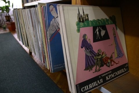 У волинській бібліотеці ‒ колекція «вінілок». ФОТО