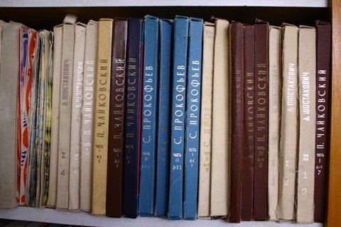 У волинській бібліотеці ‒ колекція «вінілок». ФОТО