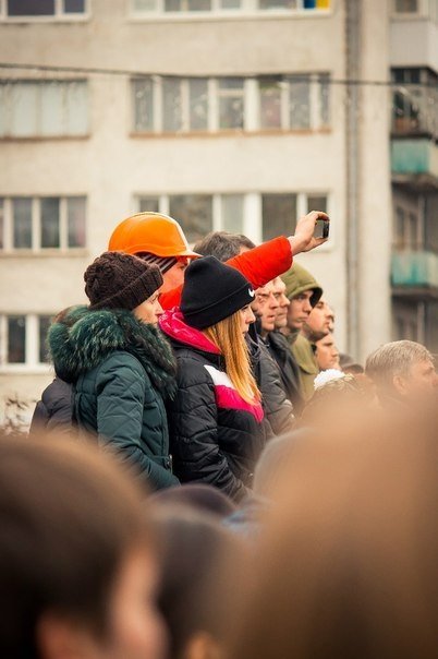 Як у Луцьку «Беркут» ставав на коліна. ФОТО