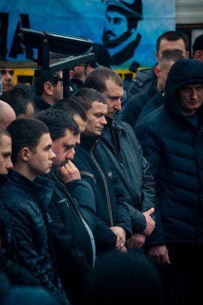 Як у Луцьку «Беркут» ставав на коліна. ФОТО