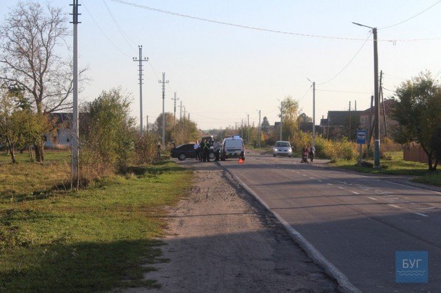 Небезпечний обгін: на Волині зіткнулись бус та легковик. ФОТО