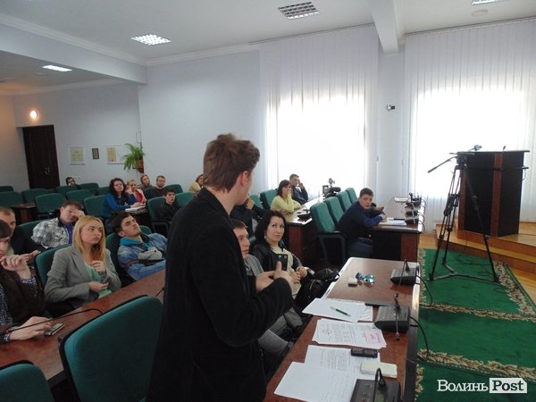 У Луцьку не змогли відправити у відставку чиновника, який ігнорував громадських діячів