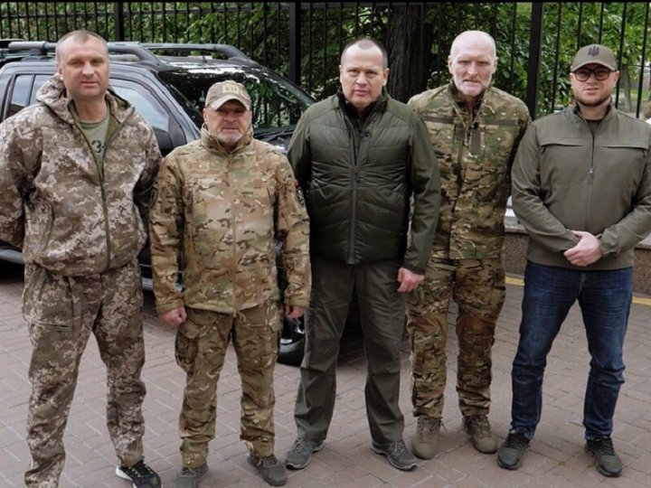 Бійці 101 бригади ТрО отримали позашляховик від «Української команди»