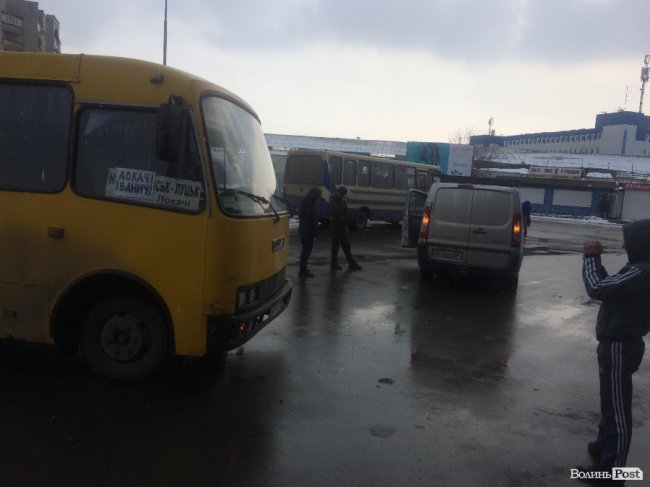 У Луцьку - аварія на автостанції. ФОТО