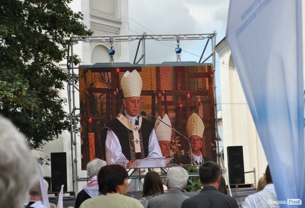 Президент Польщі приїхав у Луцьк помолитися. ФОТО