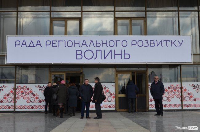 Повстанські пісні, зізнання в любові і до чого тут ва(Зе)лін: як на Волинь Порошенко приїздив. ФОТОРЕПОРТАЖ