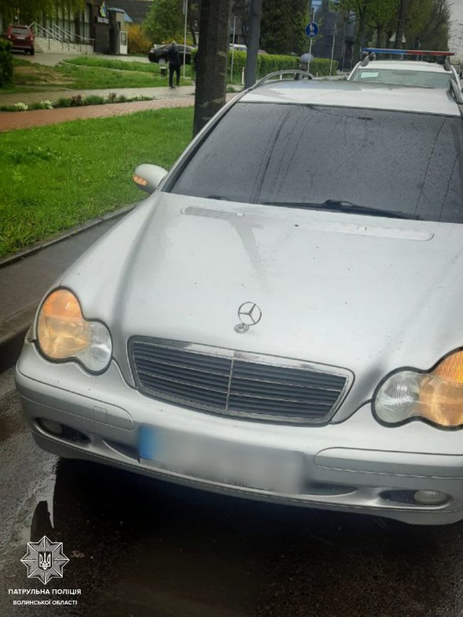 У Луцьку 24-річна водійка збила жінку та втекла: її наздогнали поліцейські