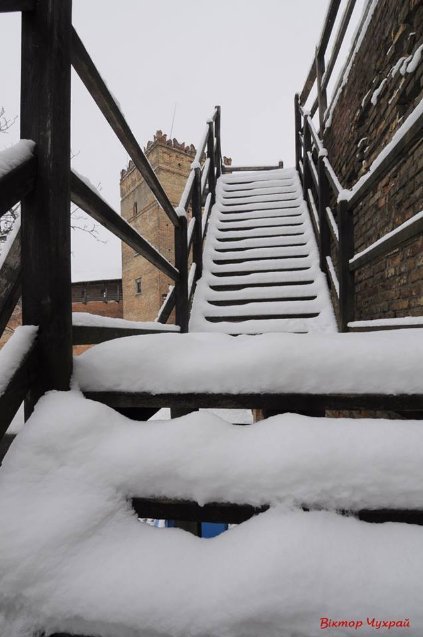 Фото зимового Луцького замку