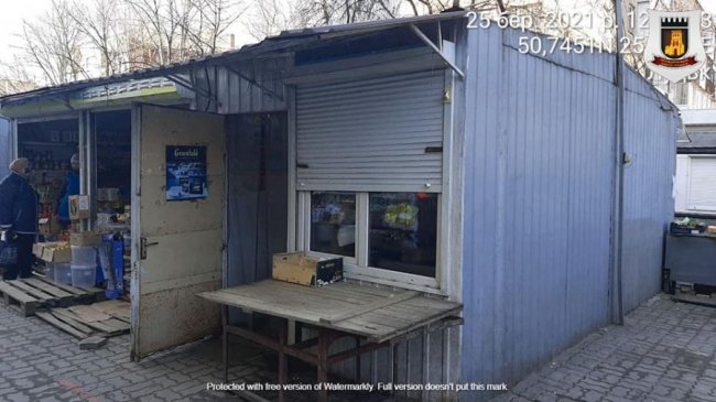 У Луцьку на ринку «Лучеськ» викрили продавця сурогатного алкоголю