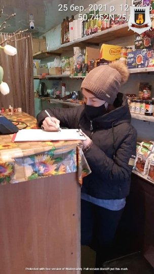 У Луцьку на ринку «Лучеськ» викрили продавця сурогатного алкоголю