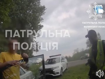 На Волині п'яний 19-річний хлопець скоїв ДТП та втікав від патрульних. ВІДЕО