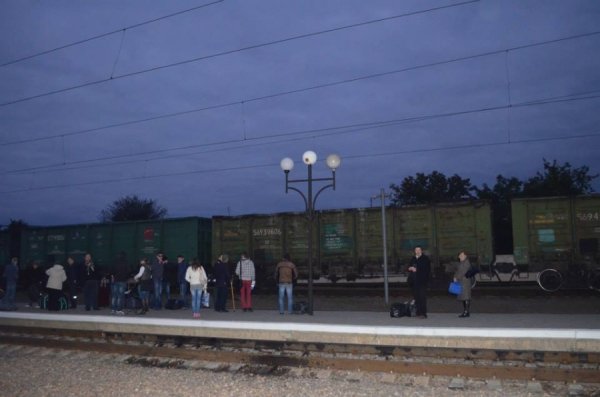 Як у Луцьку зустрічали потяг «Ковель – Чернівці». ФОТО