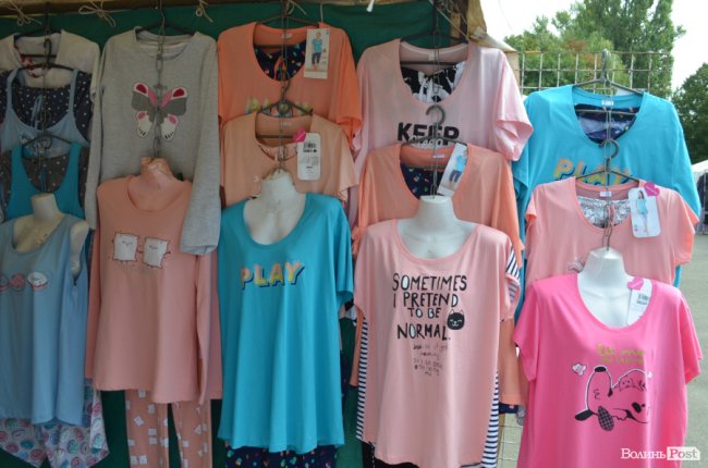 Місце для вигідного шопінгу: у Луцьку відкрився Харківський ярмарок*