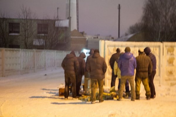 В облозі Автомайдану: у Луцьку ВВшникам заблокували виїзд з частини. ФОТО