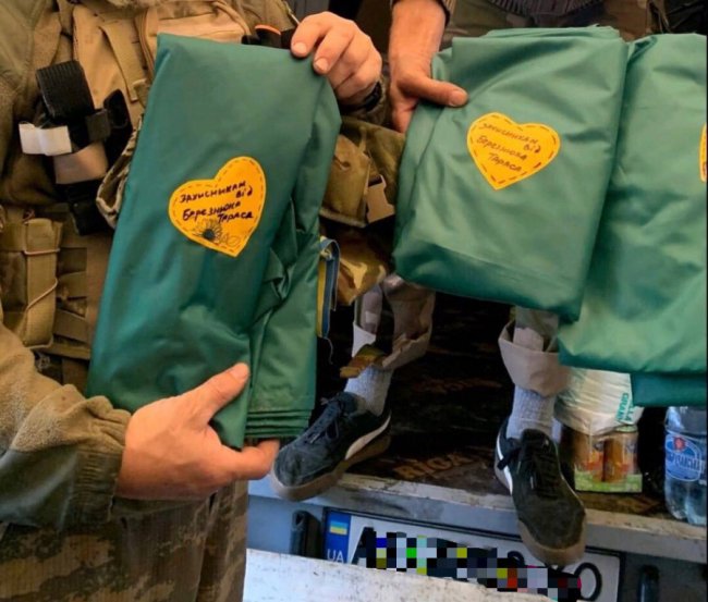 Про «знамениті плащі з Лукова», або Історія волонтерства однієї волинської громади