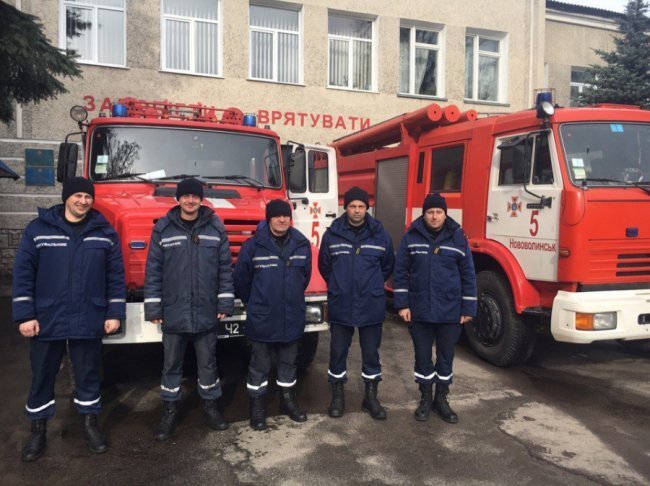 На Волині із охопленої полум’ям квартири врятували чоловіка