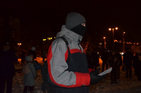 У центрі Луцька на честь Героїв Крут палав тризуб. ФОТО. ВІДЕО