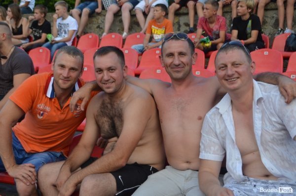 «Волинь» – «Шахтар»: як лучани вболівали на «Авангарді». ФОТО