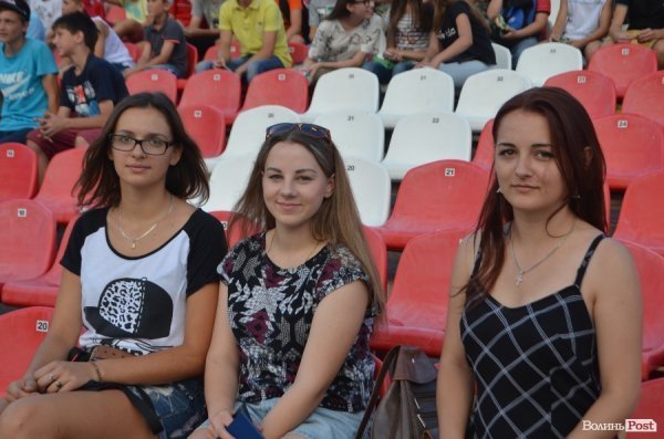 «Волинь» – «Шахтар»: як лучани вболівали на «Авангарді». ФОТО