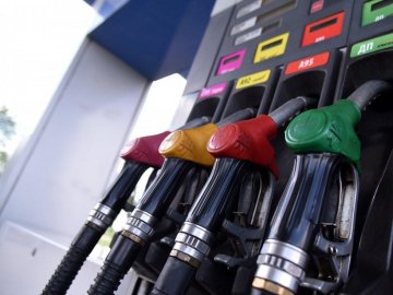 Через аферу з продажем талонів на бензин постраждав лучанин