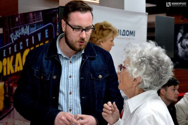 Луцькі пенсіонери лишилися під враженнями від «Генія і безумця» у «Промені»