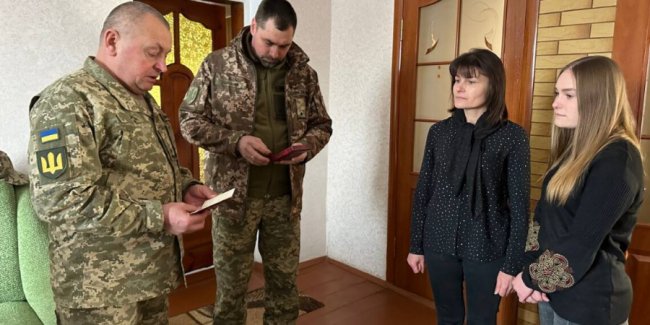 На Волині рідним Героя вручили його посмертну нагороду