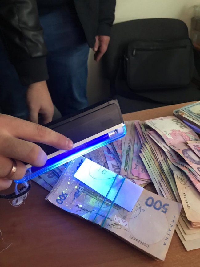 Волинського посадовця викрили на хабарі. ФОТО