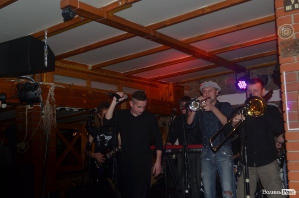 «Жадан і собаки» завершили свій тур виступом у Луцьку. ФОТО. ВІДЕО