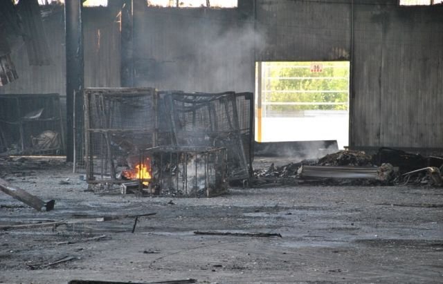 Показали, що залишилося від відділення «Нової пошти» після масштабної пожежі у Мукачеві