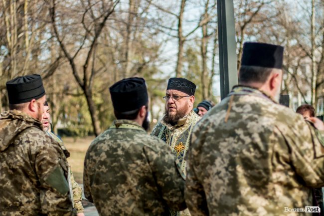 У Луцьку ходою і молитвами вшанували мужність та героїзм добровольців. ФОТО