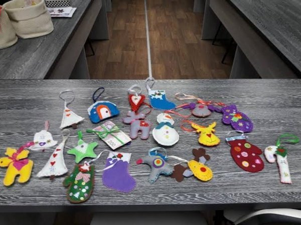 Лучани подарували тепло хворим діткам. ФОТО