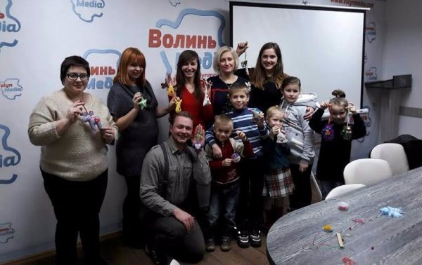 Лучани подарували тепло хворим діткам. ФОТО