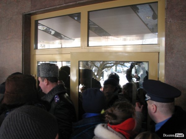 У Луцьку - пікет міліції. ФОТО. ВІДЕО