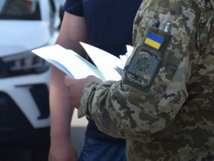 На Волині підприємець «допоміг» з виїздом за кордон чотирьом військовозобов'язаним чоловікам