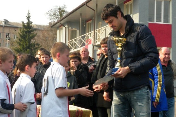 У Луцьку македонець нагородив юних «зірок» футболу. ФОТО