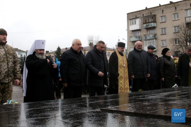 Нагороди, вітання та сльози щастя: у Володимирі урочисто зустріли воїнів 14-ї бригади. ФОТО. ВІДЕО