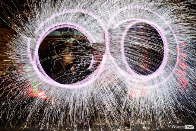 Вогонь у лініях і візерунках із «Ночі у Луцькому замку». ФОТО