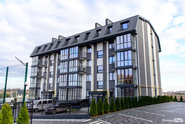 На «Олімпі» завершують будівництво «щасливого будинку»*. ФОТО