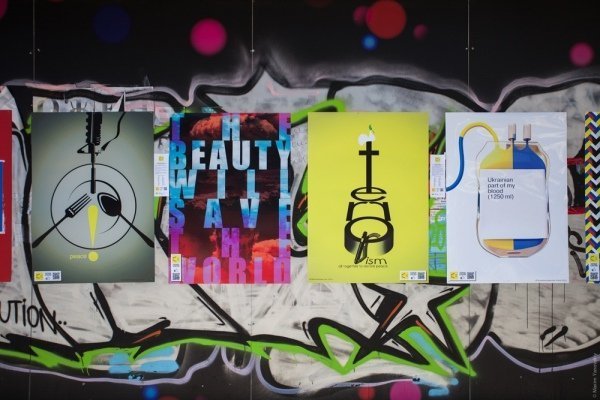 Дизайнери світу проти війни в Україні. ФОТО